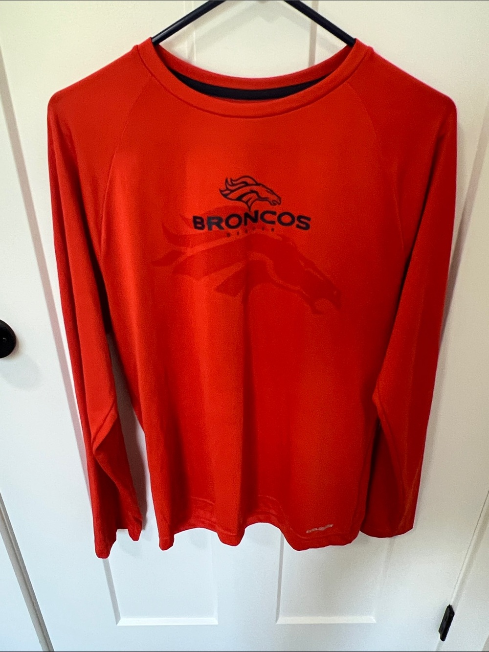Like New Denver Broncos Majestic Cool Base Long Sleeve Shirt Mens M Orange